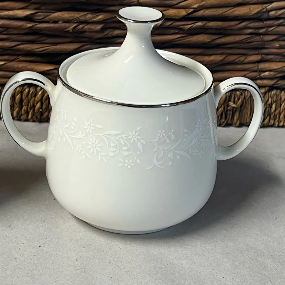 Noritake Fine China Lorelei 7541 Sugar Bowl and Creamer